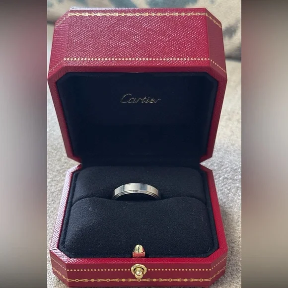 ✨ Cartier d’Amour Wedding Band - Platinum Elegance ✨